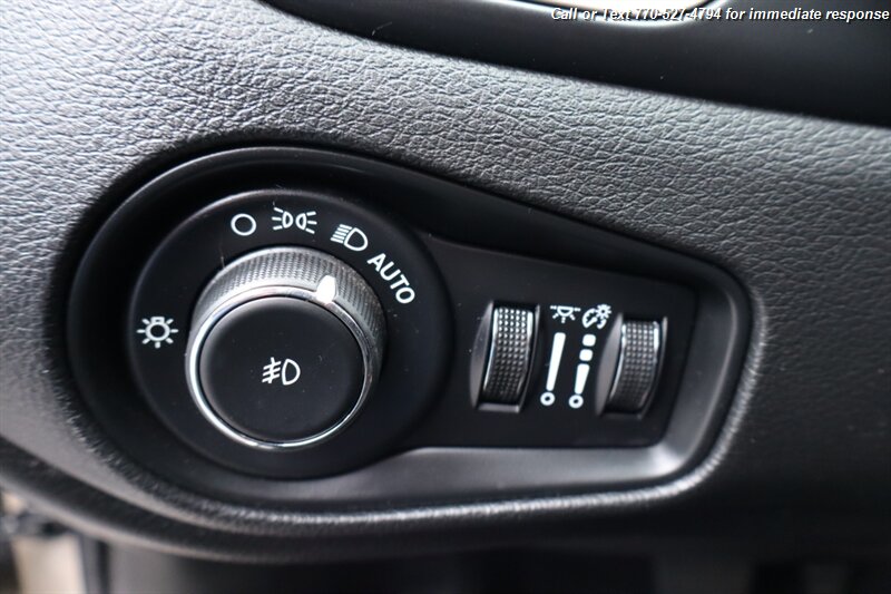 2015 Jeep Renegade Latitude North Edition photo 11