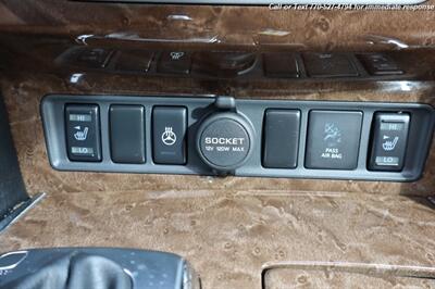 2016 INFINITI QX80  SUPER CLEAN INSIDE AND OUT! - Photo 22 - Roswell, GA 30075