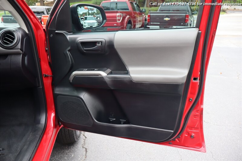 2019 Toyota Tacoma SR5 V6 photo 25