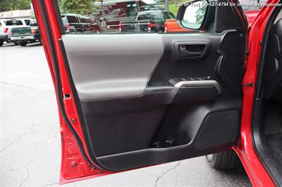 2019 Toyota Tacoma SR5 V6   - Photo 12 - Roswell, GA 30075
