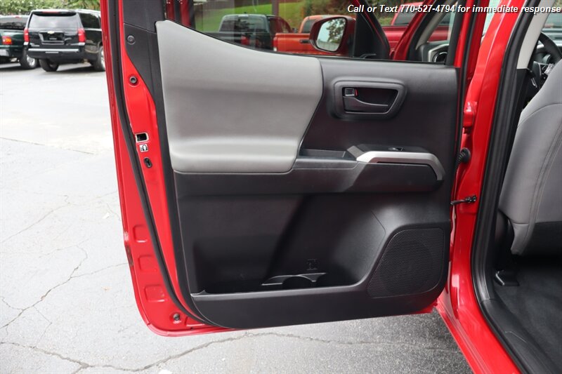 2019 Toyota Tacoma SR5 V6 photo 22