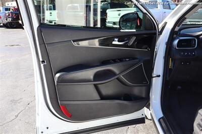 2017 Kia Sorento SX V6   - Photo 10 - Roswell, GA 30075