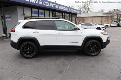 2018 Jeep Cherokee Trailhawk   - Photo 5 - Roswell, GA 30075