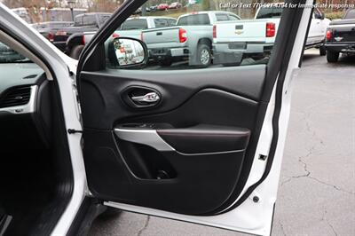 2018 Jeep Cherokee Trailhawk   - Photo 26 - Roswell, GA 30075
