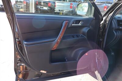 2011 Toyota Highlander Limited   - Photo 10 - Roswell, GA 30075