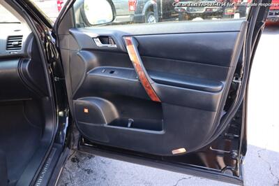 2011 Toyota Highlander Limited   - Photo 32 - Roswell, GA 30075