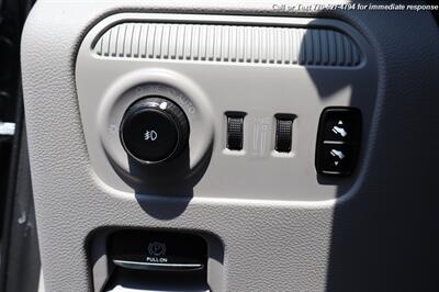 2024 Jeep Wagoneer Series II  1 owner vehicle! - Photo 13 - Roswell, GA 30075