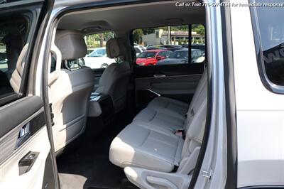 2024 Jeep Wagoneer Series II  1 owner vehicle! - Photo 22 - Roswell, GA 30075