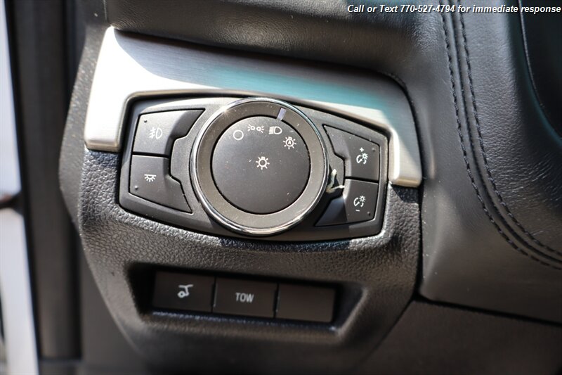 2017 Ford Explorer Platinum photo 11