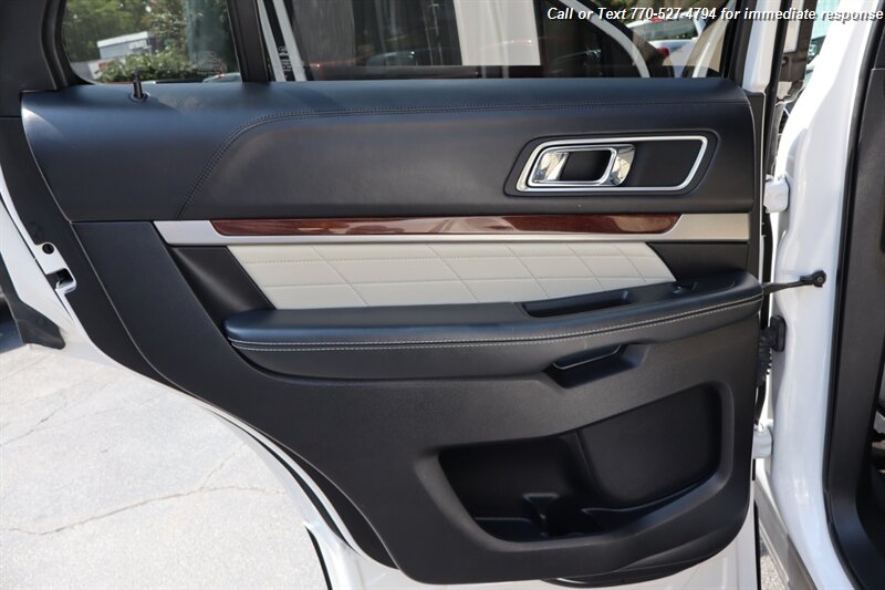 2017 Ford Explorer Platinum photo 25