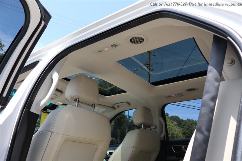2017 Ford Explorer Platinum photo 24