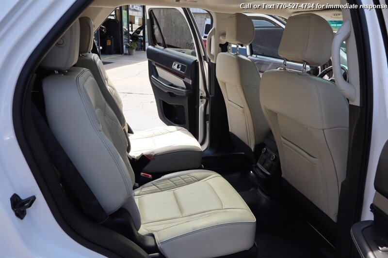 2017 Ford Explorer Platinum photo 30