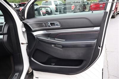 2018 Ford Explorer Sport  Extra Clean Inside & out! - Photo 30 - Roswell, GA 30075