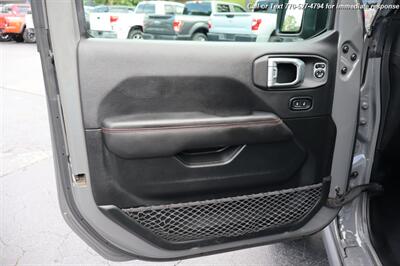 2021 Jeep Gladiator Rubicon  Extra Clean Inside & out! - Photo 13 - Roswell, GA 30075