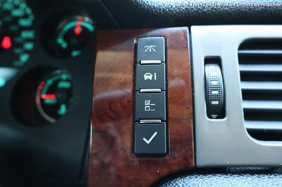 2013 GMC Sierra 2500HD SLT   - Photo 17 - Roswell, GA 30075