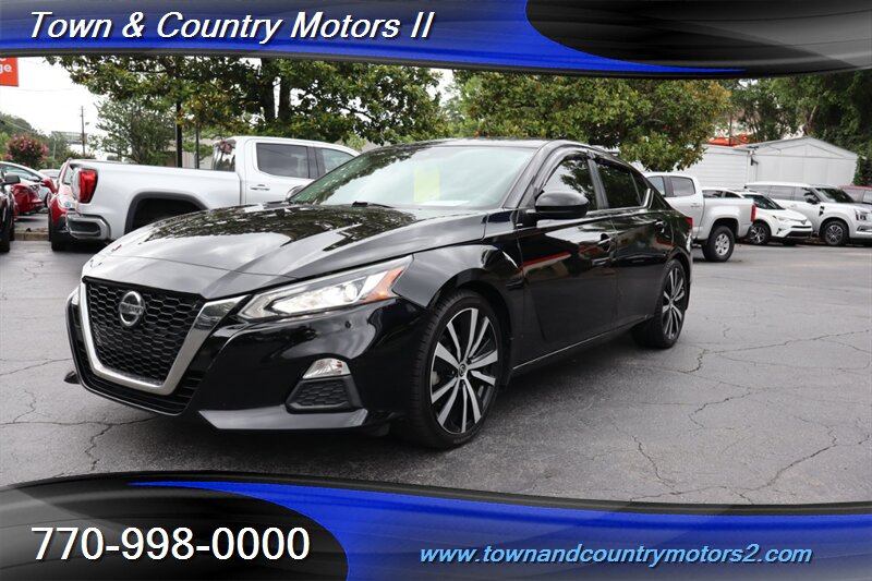 2020 Nissan Altima 2.5 SR  super clean inside and out!