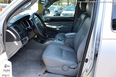 2011 Toyota Tacoma PreRunner V6   - Photo 11 - Roswell, GA 30075