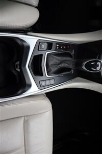 2014 Cadillac SRX Luxury Collection   - Photo 21 - Roswell, GA 30075