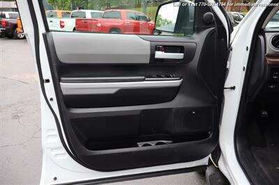 2021 Toyota Tundra Limited  super clean inside and out! - Photo 13 - Roswell, GA 30075