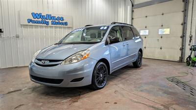 2008 Toyota Sienna LE 7-Passenger   - Photo 2 - Butler, PA 16001