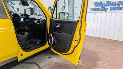 2015 Jeep Renegade Latitude   - Photo 14 - Butler, PA 16001