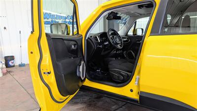 2015 Jeep Renegade Latitude   - Photo 10 - Butler, PA 16001
