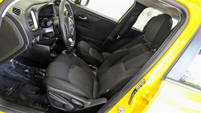 2015 Jeep Renegade Latitude   - Photo 11 - Butler, PA 16001