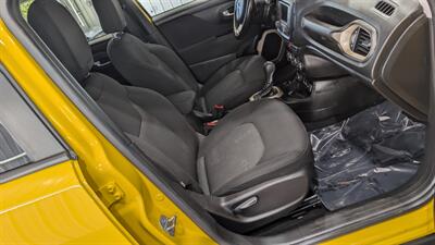 2015 Jeep Renegade Latitude   - Photo 15 - Butler, PA 16001