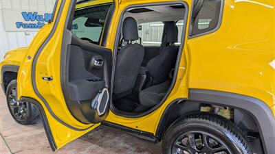 2015 Jeep Renegade Latitude   - Photo 12 - Butler, PA 16001
