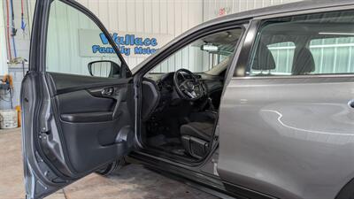 2018 Nissan Rogue S   - Photo 10 - Butler, PA 16001