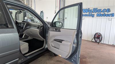 2011 Subaru Forester 2.5X Premium   - Photo 14 - Butler, PA 16001