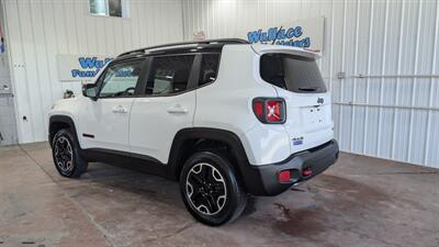 2016 Jeep Renegade Trailhawk   - Photo 3 - Butler, PA 16001