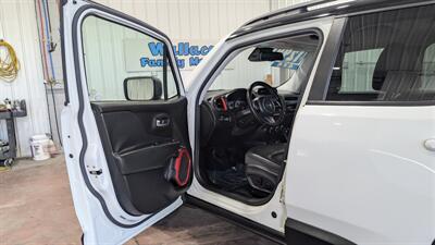 2016 Jeep Renegade Trailhawk   - Photo 10 - Butler, PA 16001