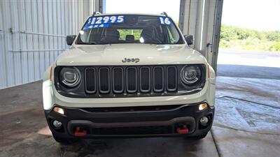 2016 Jeep Renegade Trailhawk   - Photo 7 - Butler, PA 16001