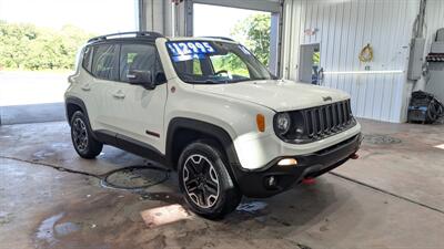 2016 Jeep Renegade Trailhawk   - Photo 6 - Butler, PA 16001