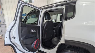 2016 Jeep Renegade Trailhawk   - Photo 12 - Butler, PA 16001