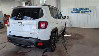 2016 Jeep Renegade Trailhawk   - Photo 4 - Butler, PA 16001
