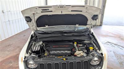 2016 Jeep Renegade Trailhawk   - Photo 9 - Butler, PA 16001