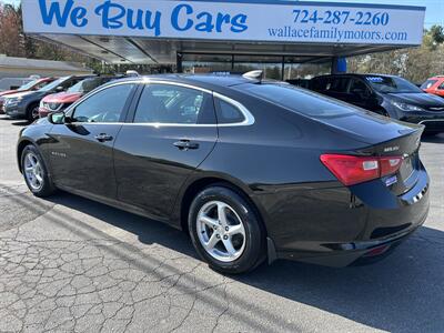 2018 Chevrolet Malibu LS   - Photo 2 - Butler, PA 16001