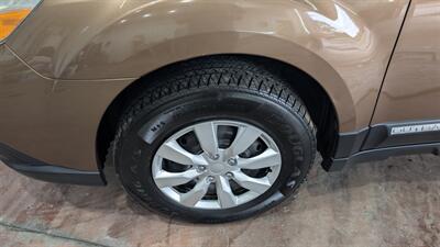 2012 Subaru Outback 2.5i   - Photo 8 - Butler, PA 16001