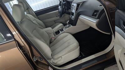 2012 Subaru Outback 2.5i   - Photo 15 - Butler, PA 16001