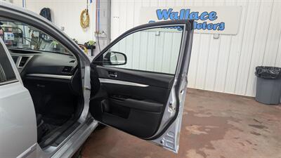 2014 Subaru Legacy 2.5i Premium   - Photo 14 - Butler, PA 16001