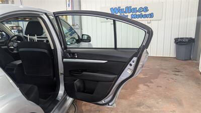 2014 Subaru Legacy 2.5i Premium   - Photo 16 - Butler, PA 16001