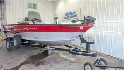 2012 TRACKER PROGUIDE V16   - Photo 3 - Butler, PA 16001