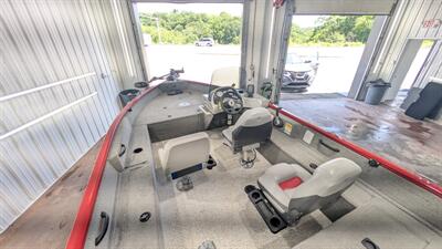 2012 TRACKER PROGUIDE V16   - Photo 22 - Butler, PA 16001