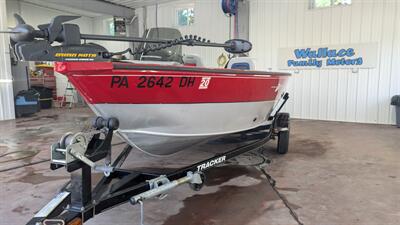 2012 TRACKER PROGUIDE V16   - Photo 4 - Butler, PA 16001