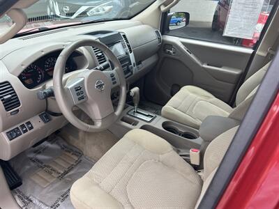 2017 Nissan Frontier SV   - Photo 8 - Butler, PA 16001