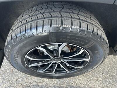2014 Jeep Grand Cherokee Limited  4X4 - Photo 14 - Butler, PA 16001