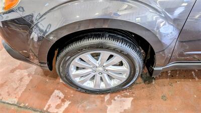 2013 Subaru Forester 2.5X Premium   - Photo 8 - Butler, PA 16001