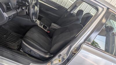 2014 Subaru Legacy 2.5i Premium   - Photo 11 - Butler, PA 16001